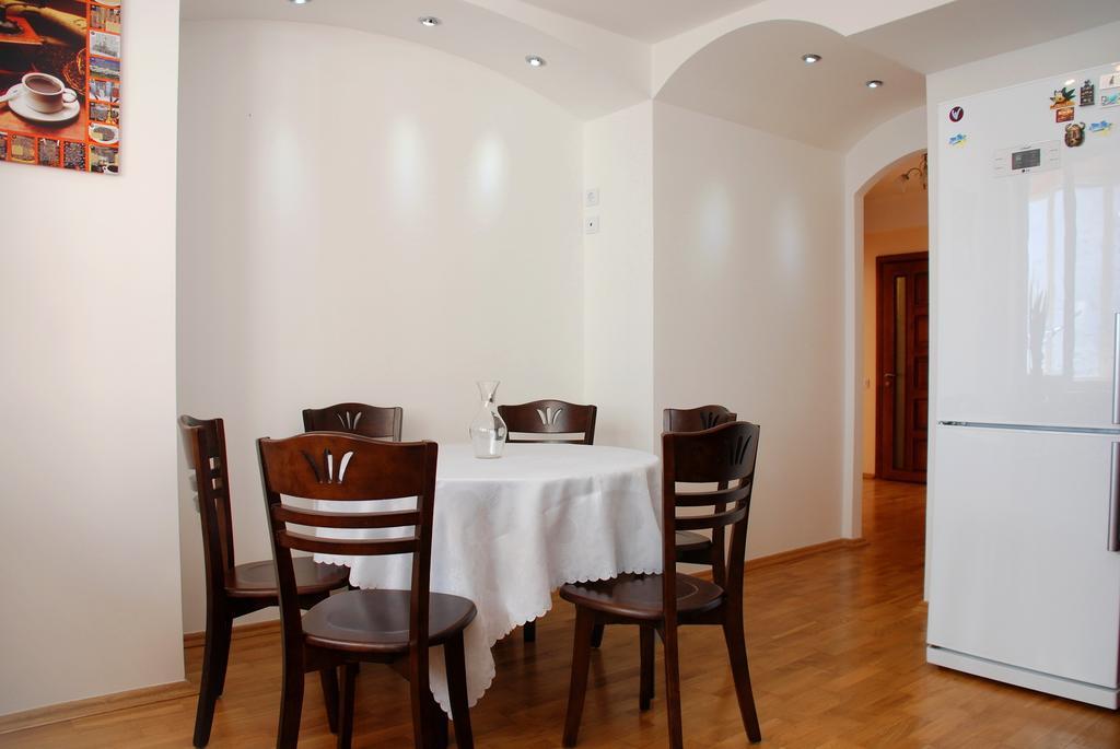 Kiev Pozniaky Apartment Værelse billede